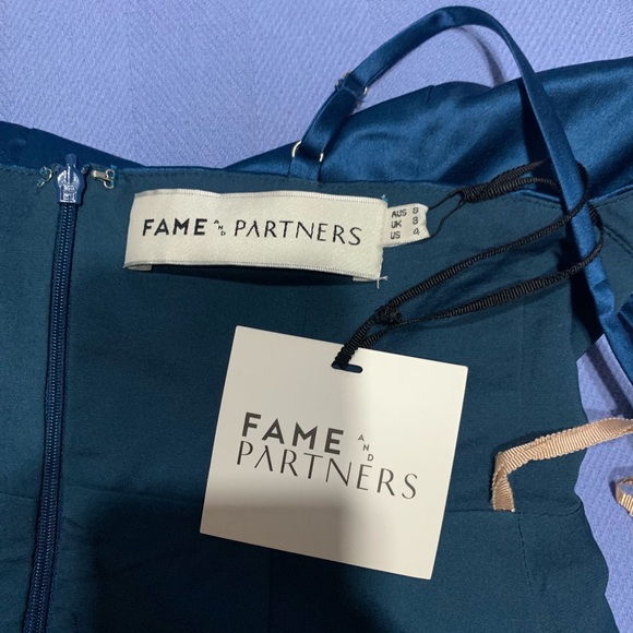 Fame & Partners Deep Teal Satin Maxi Gown with Slit deep V-neck Santina - Picture 3 of 3